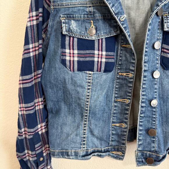 Upcycled Kit From The Kloth Amelia Denim Trucker Jacket w/Flannel Shirt Size XL - Picture 5 of 12